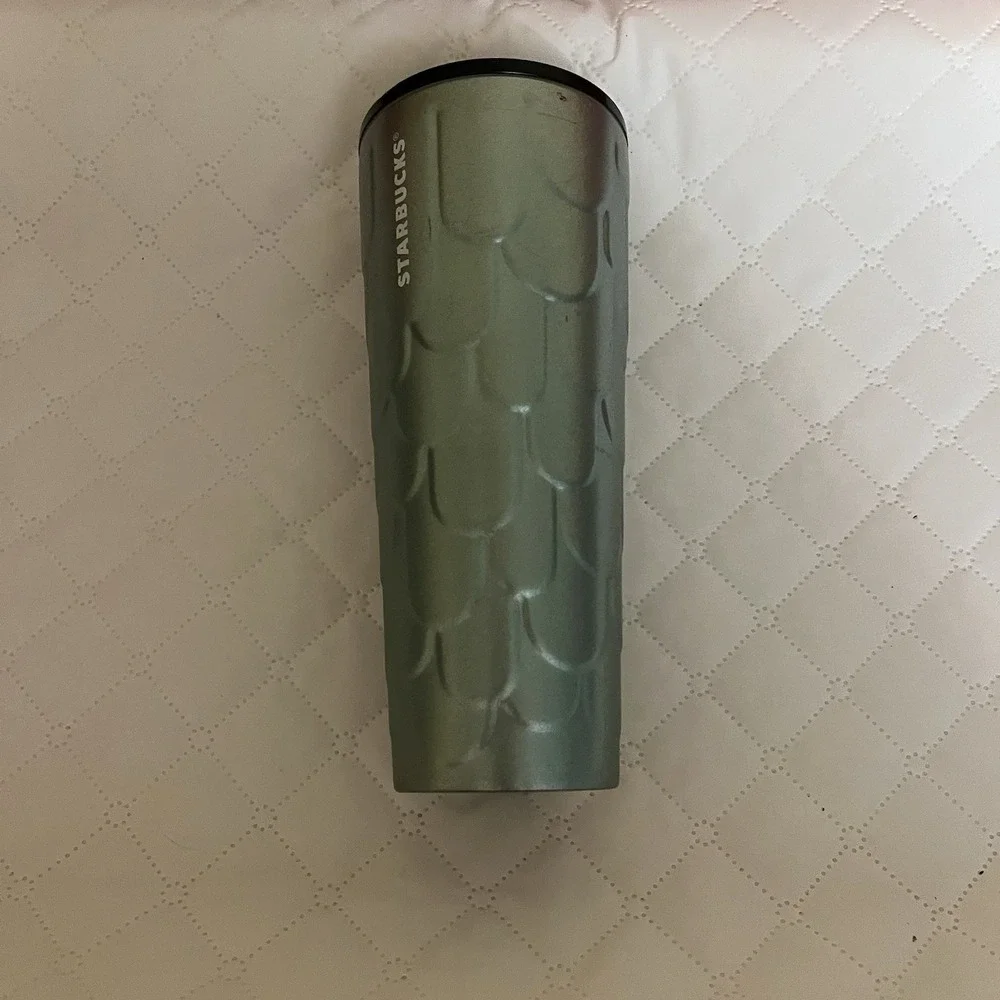 Starbucks Tumbler 2022 Mermaid Scales Green Glitter‎ Textured 24oz